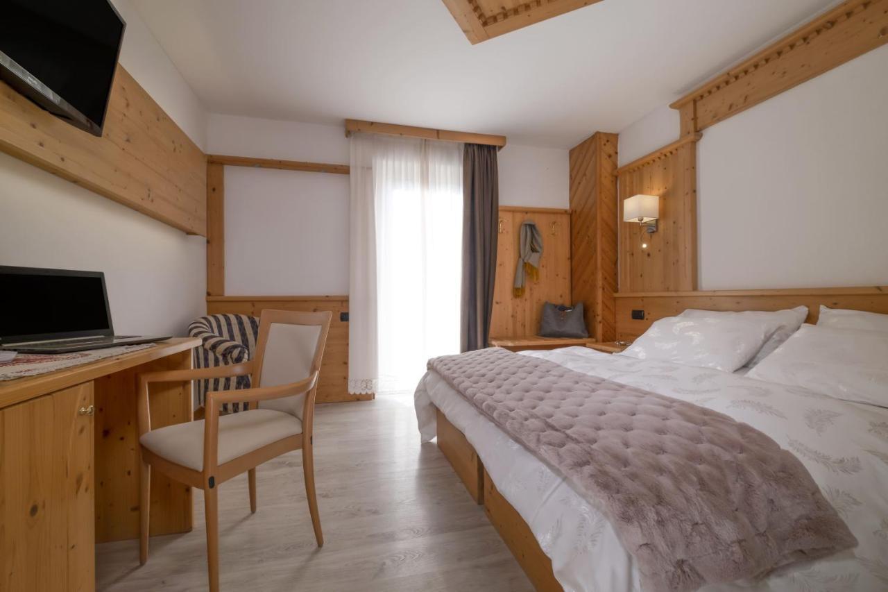 Albergo Miravalle Fai Della Paganella Eksteriør billede