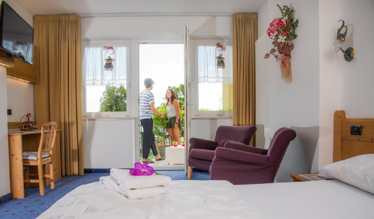 Albergo Miravalle Fai Della Paganella Eksteriør billede